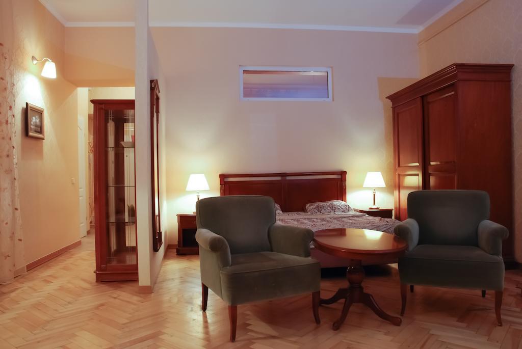 Central Apartments Lviv Room photo