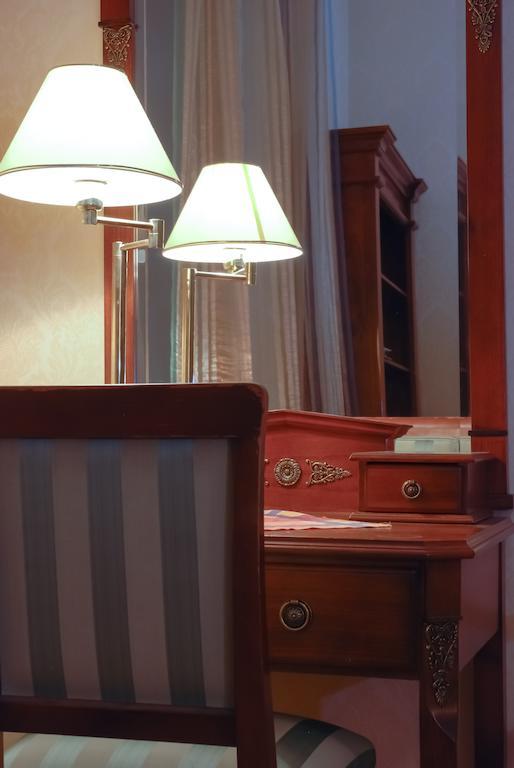 Central Apartments Lviv Room photo