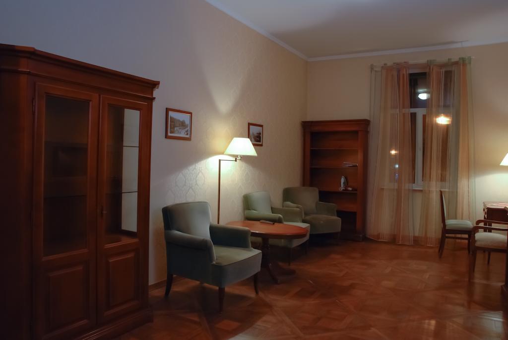 Central Apartments Lviv Room photo