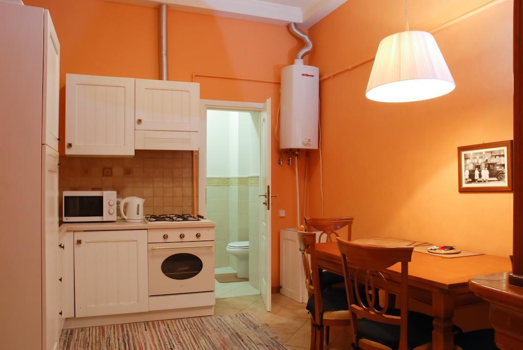 Central Apartments Lviv Room photo