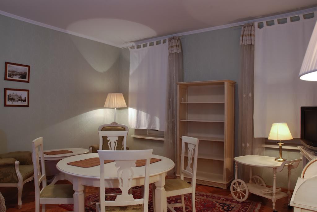 Central Apartments Lviv Room photo