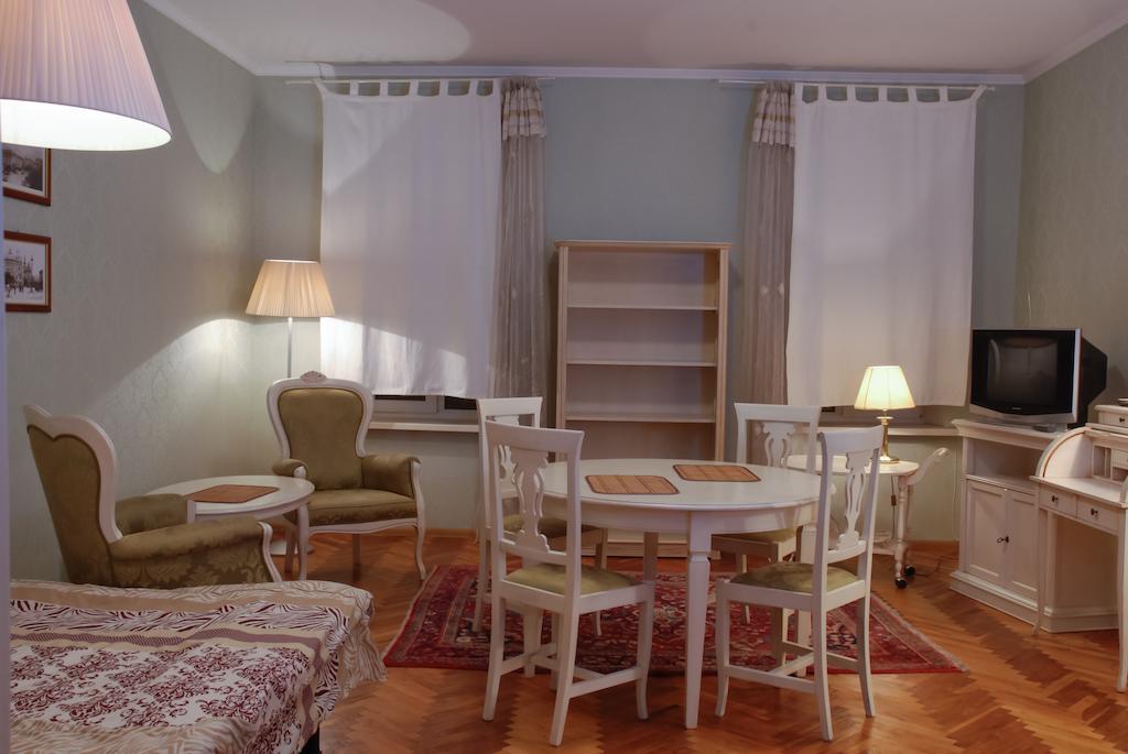 Central Apartments Lviv Room photo