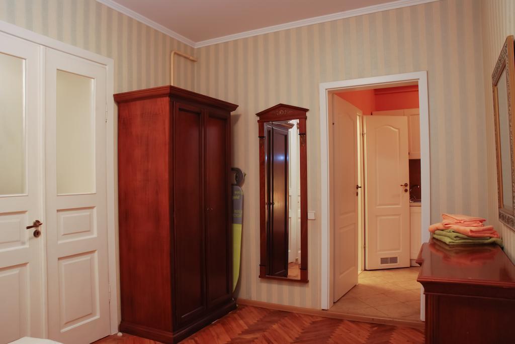Central Apartments Lviv Room photo