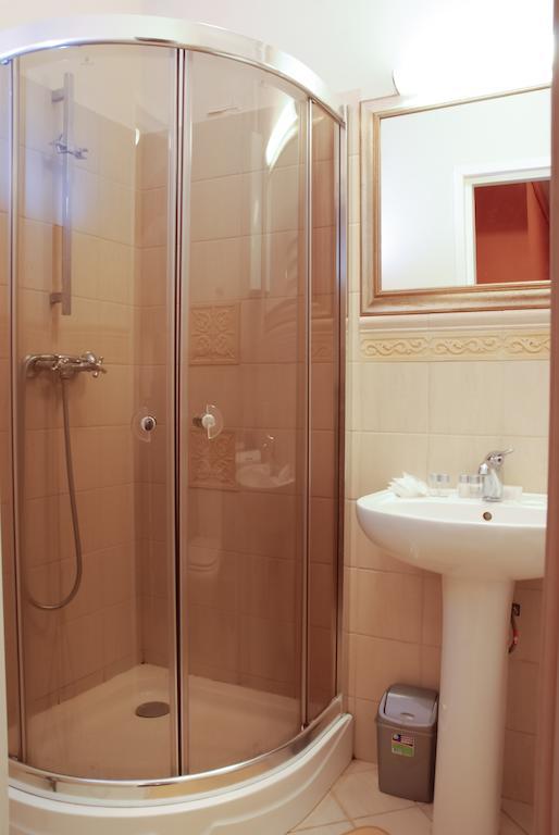 Central Apartments Lviv Room photo
