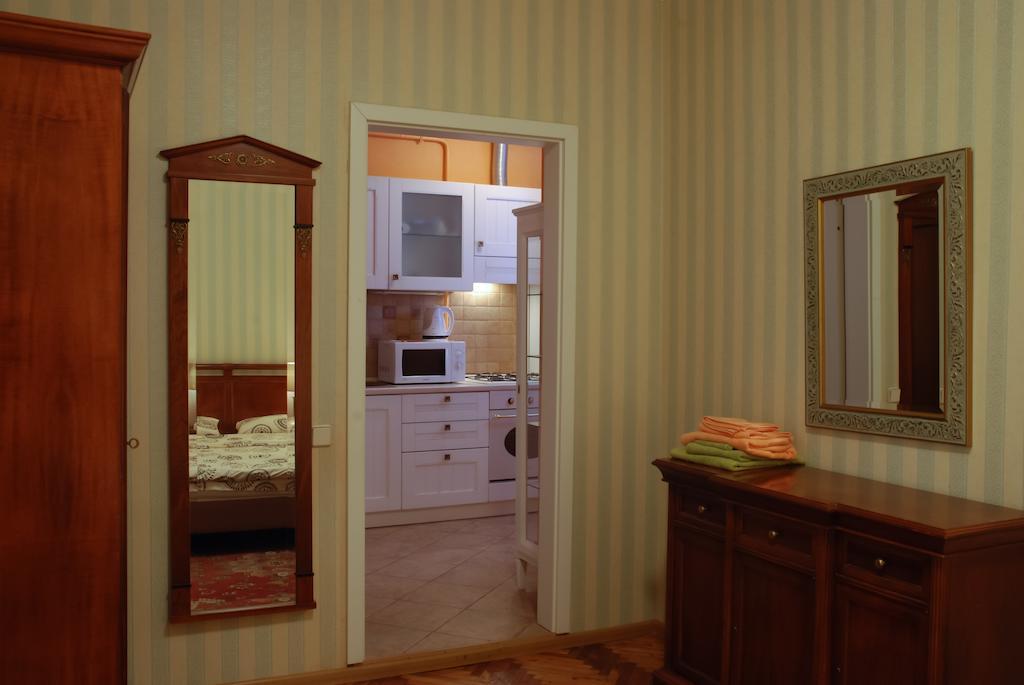 Central Apartments Lviv Room photo